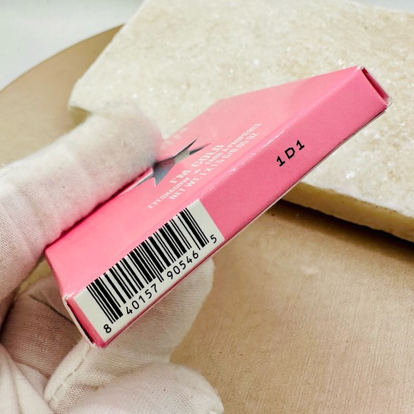 NEW! Jeffree Star Cosmetics Artistry Singles I’m Cold Eyeshadow - Picture 9 of 14